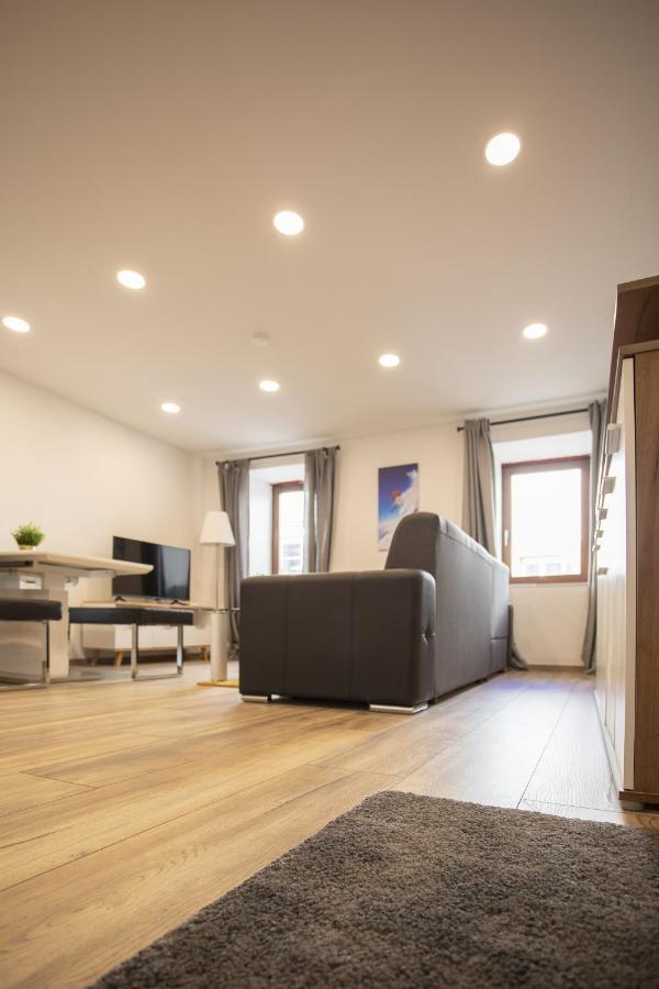 Modern Old Town Apartment Hall in Tirol Exteriör bild