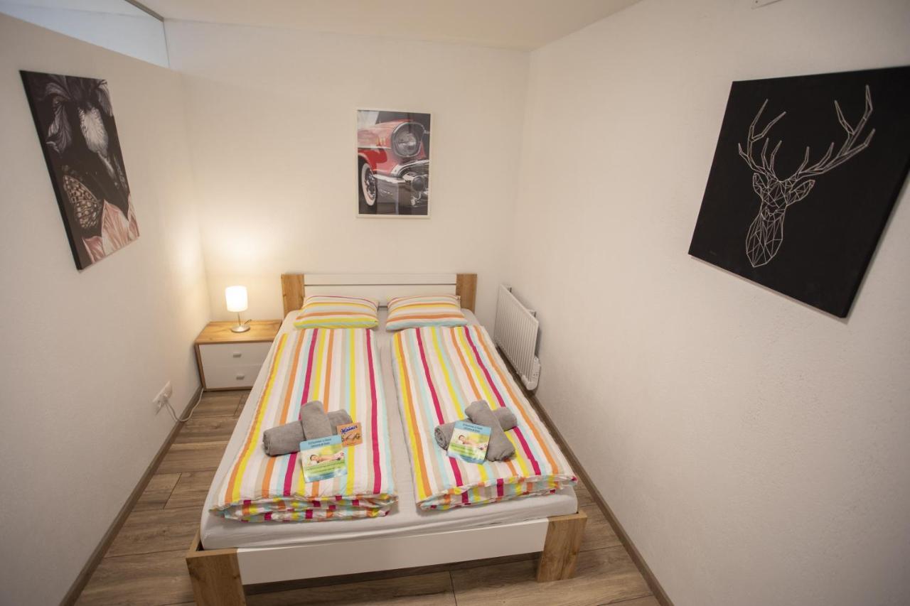 Modern Old Town Apartment Hall in Tirol Exteriör bild